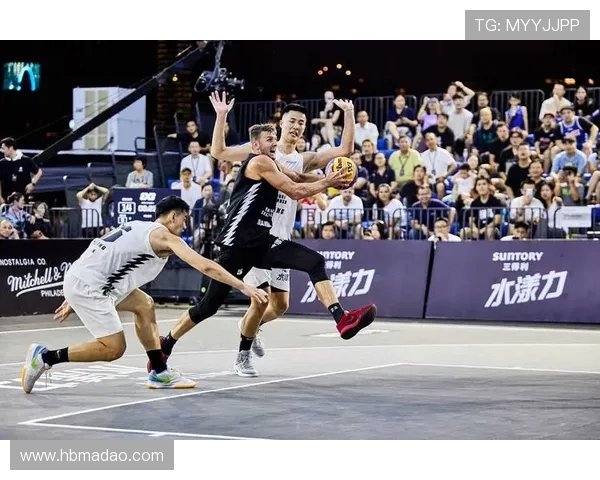 上海篮球队积分领先大师赛以72分稳居榜首展现强劲实力