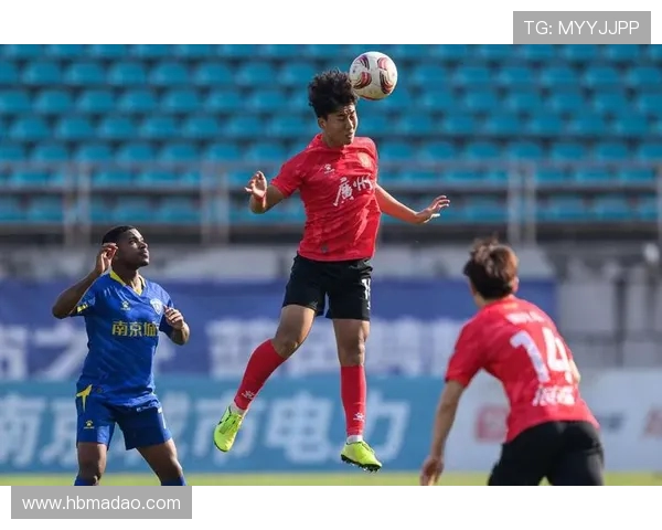 广州足球队成长历程的真实记录与辉煌瞬间的深度探讨