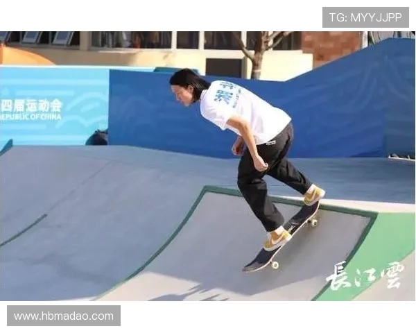 武汉滑板队在极限运动会中以66分稳居积分榜首位