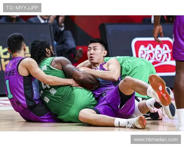 CBA山东对阵北京精彩文字解说全程回顾与分析 CBA山东对阵北京精彩文字解说全程回顾与分析