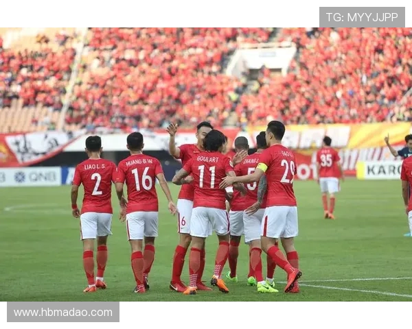 大连与广州恒大激战成平局赛后分析与精彩瞬间回顾