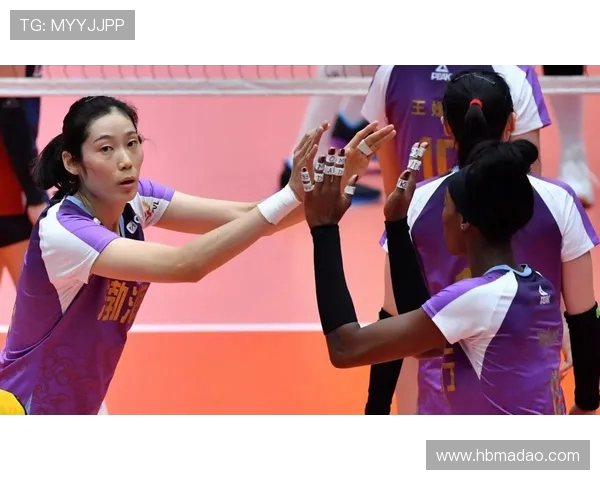 荷兰女排与韩国女排激战正酣谁能在国际赛场上笑到最后